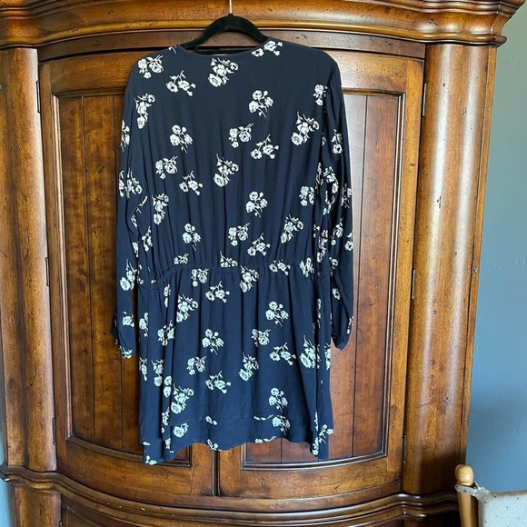 Rails Sonya Navy White Floral Mini Drawstring Waist Long Sleeve Dress Medium - Picture 4 of 9